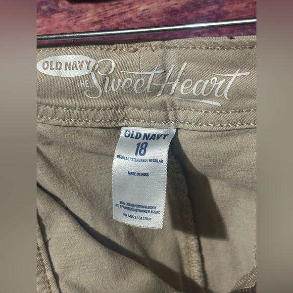 Old Navy Sweetheart Khakis - Picture 4 of 4
